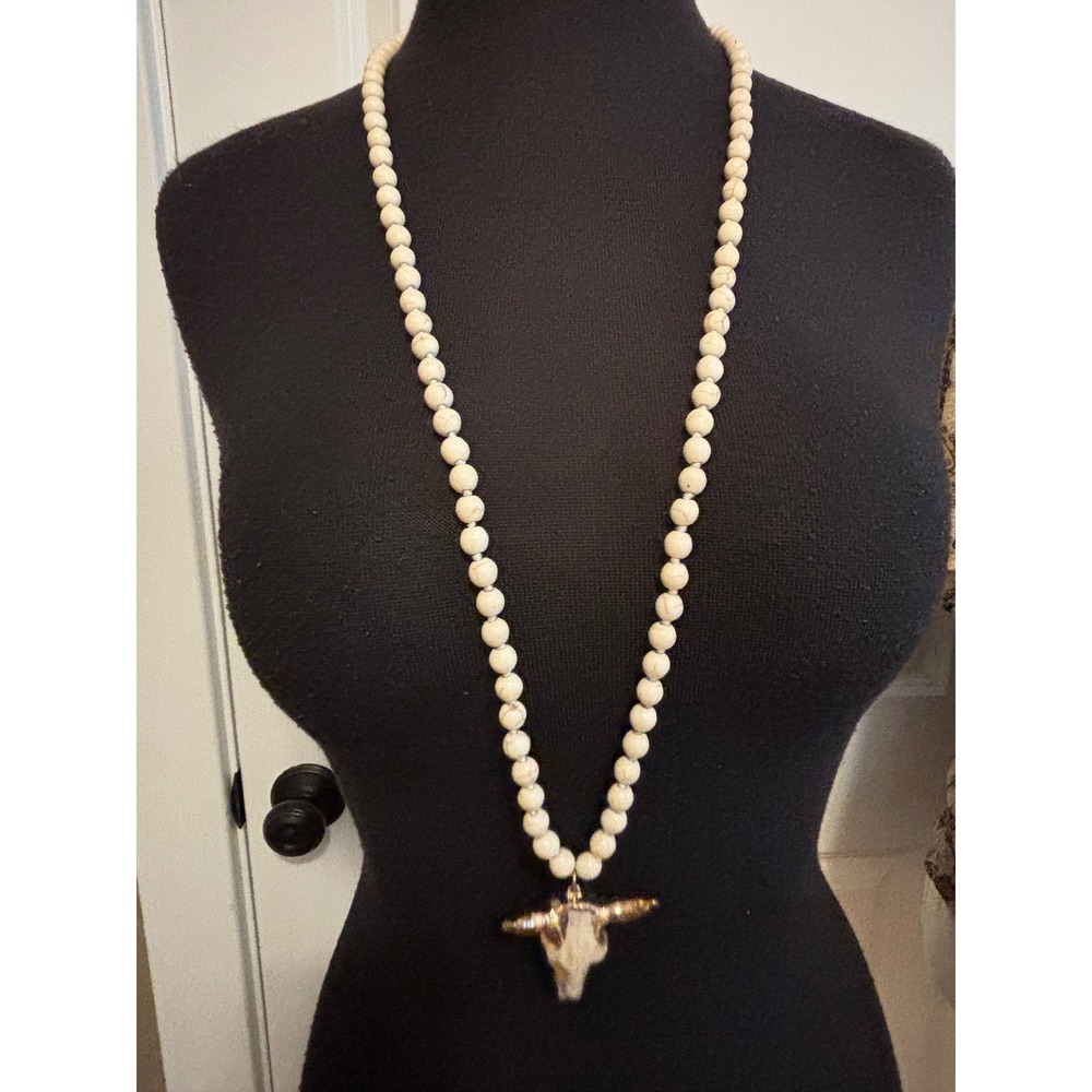 Southwestern White Howlite Beaded Longhorn Skull Necklace Boho Western Cow Steer - Picture 2 of 9